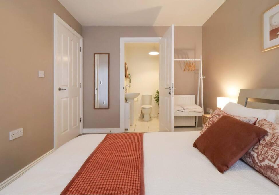 Modern 2 Bed At The Mournes Appartement *
